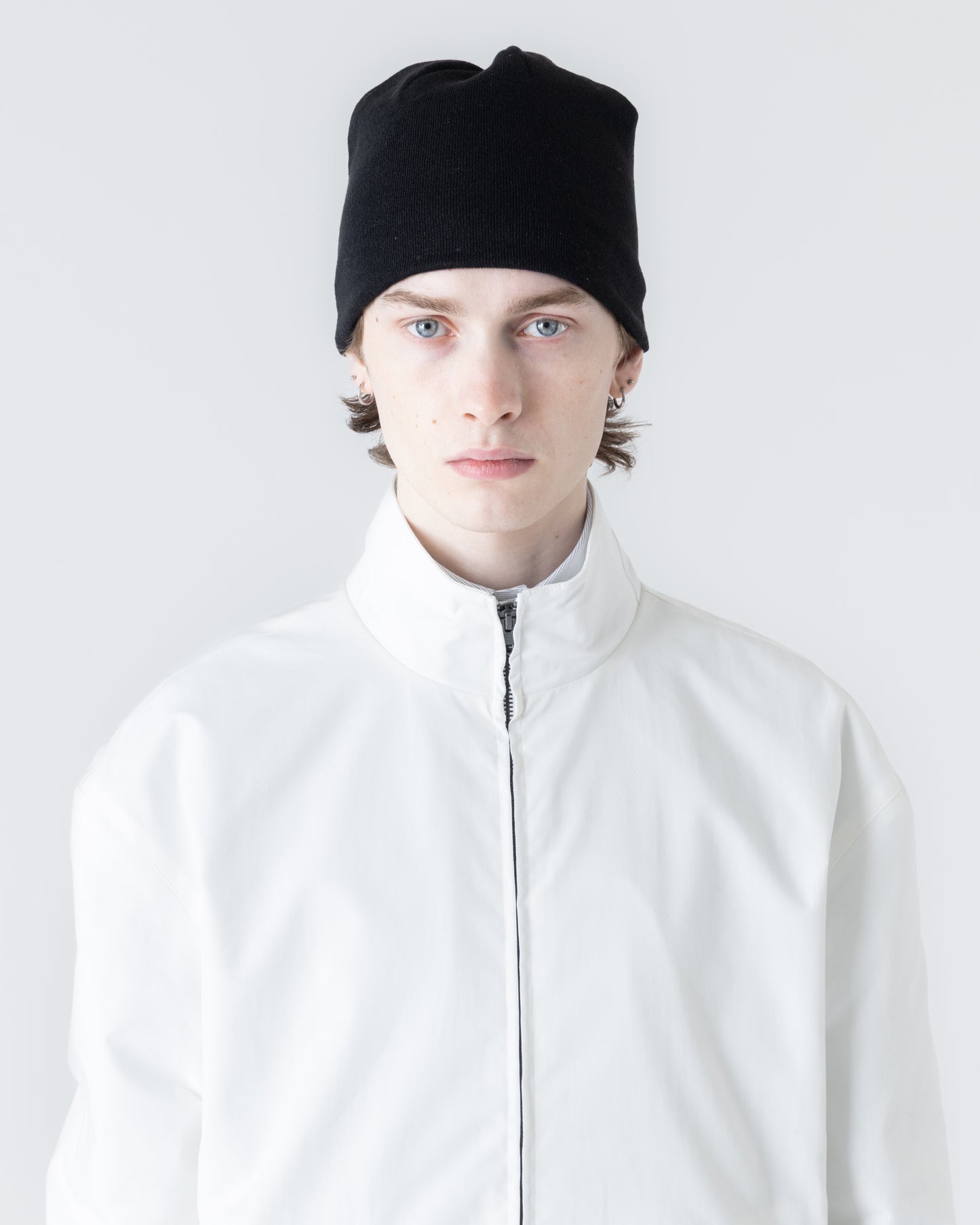JET-BLACK BEANIE