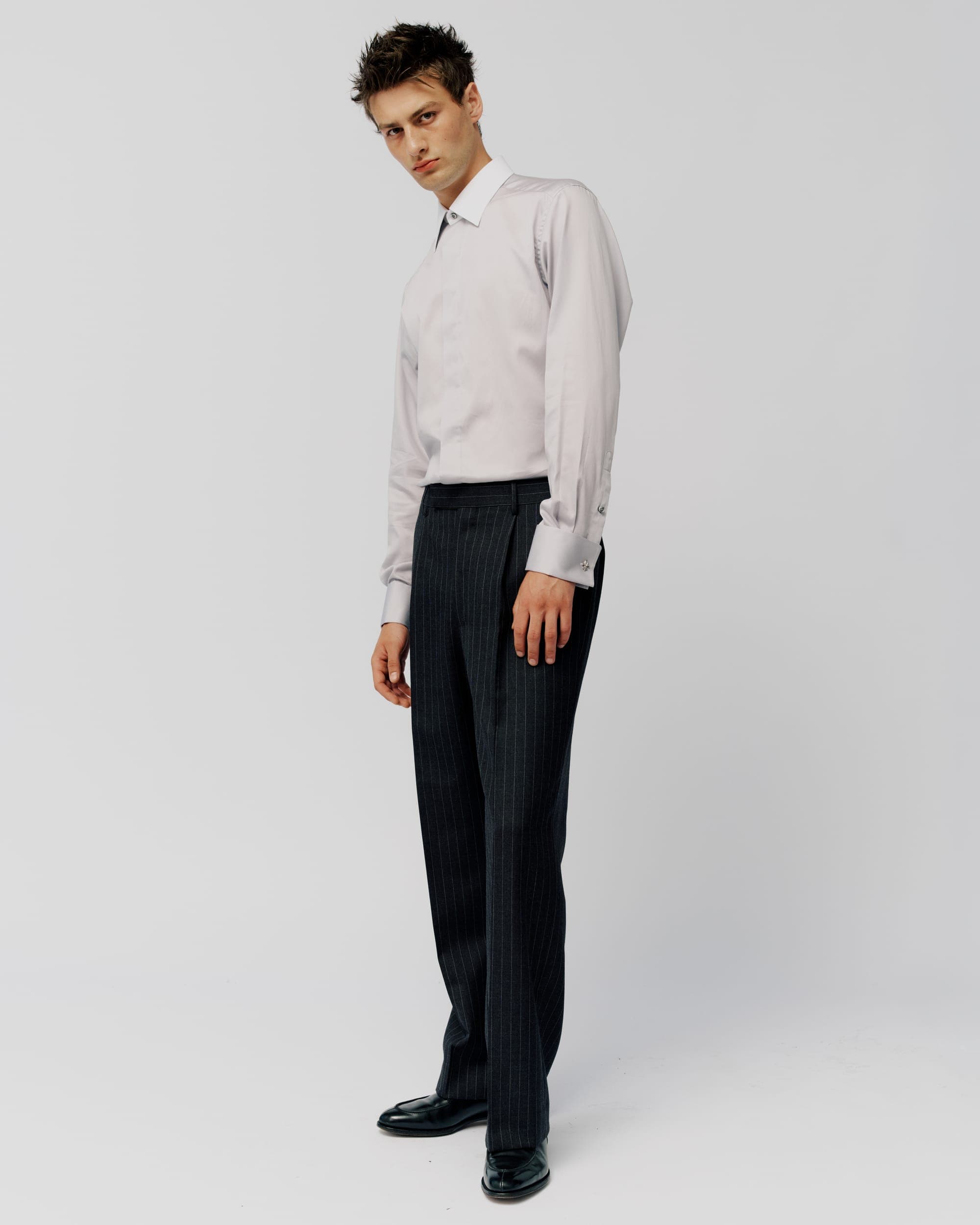 CONTRAST COLLAR SHIRT IN SILVER SATEEN, view 4