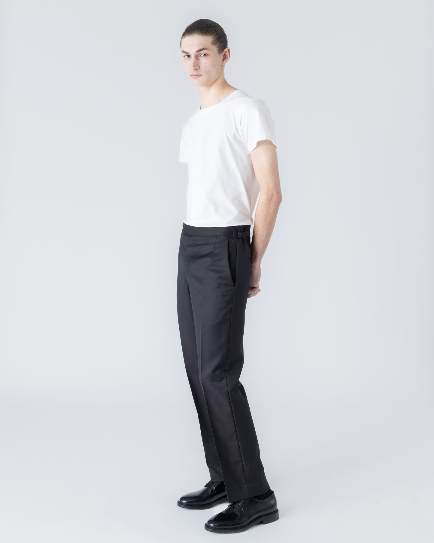 TAILORED TROUSERS IN DARK BROWN
