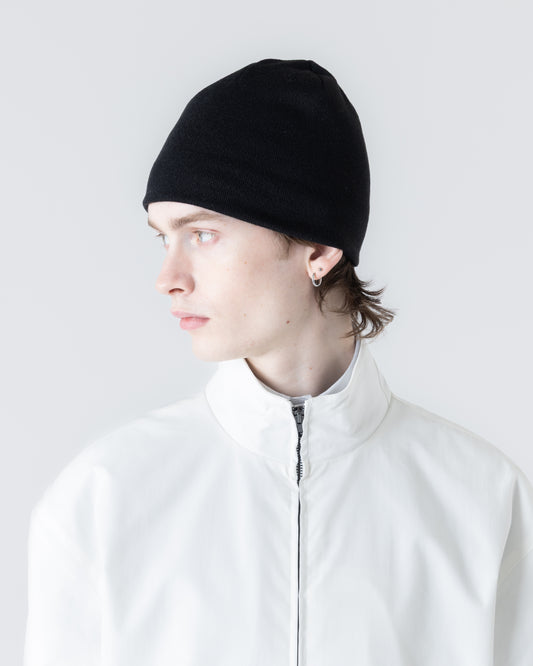 JET-BLACK BEANIE